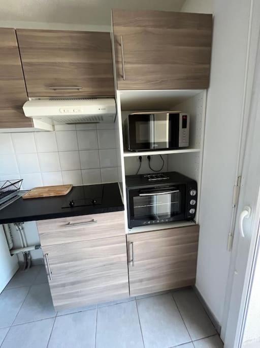 Апартаменты Joli Appt 45 M2 Avec Terrasse Люнель Экстерьер фото